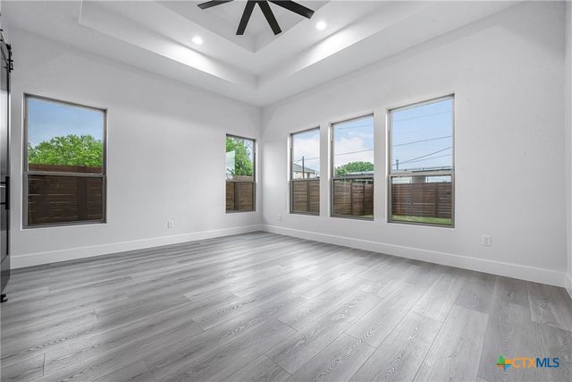 303 W Lane Ave, Manor, TX 78653