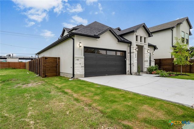 303 W Lane Ave, Manor, TX 78653