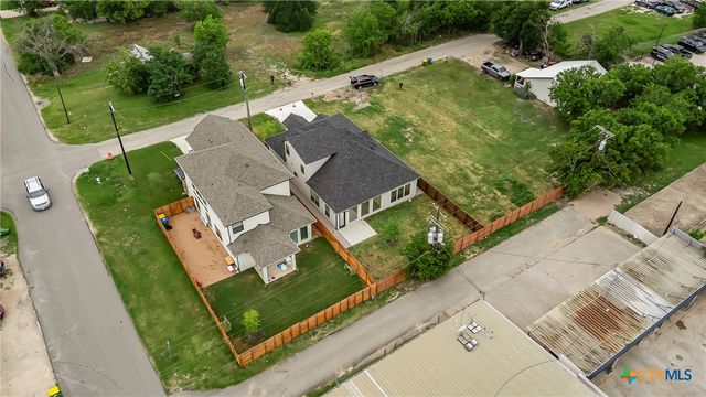 303 W Lane Ave, Manor, TX 78653