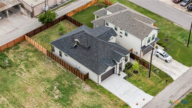303 W Lane Ave, Manor, TX 78653
