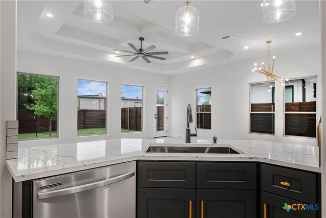 303 W Lane Ave, Manor, TX 78653