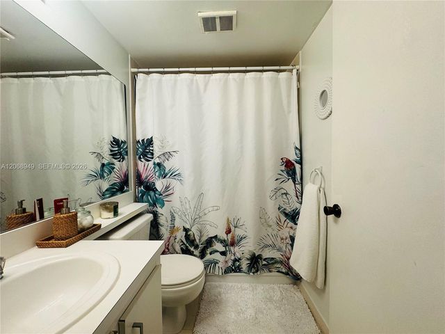 650 S Park Road 26-5, Hollywood, FL 33021