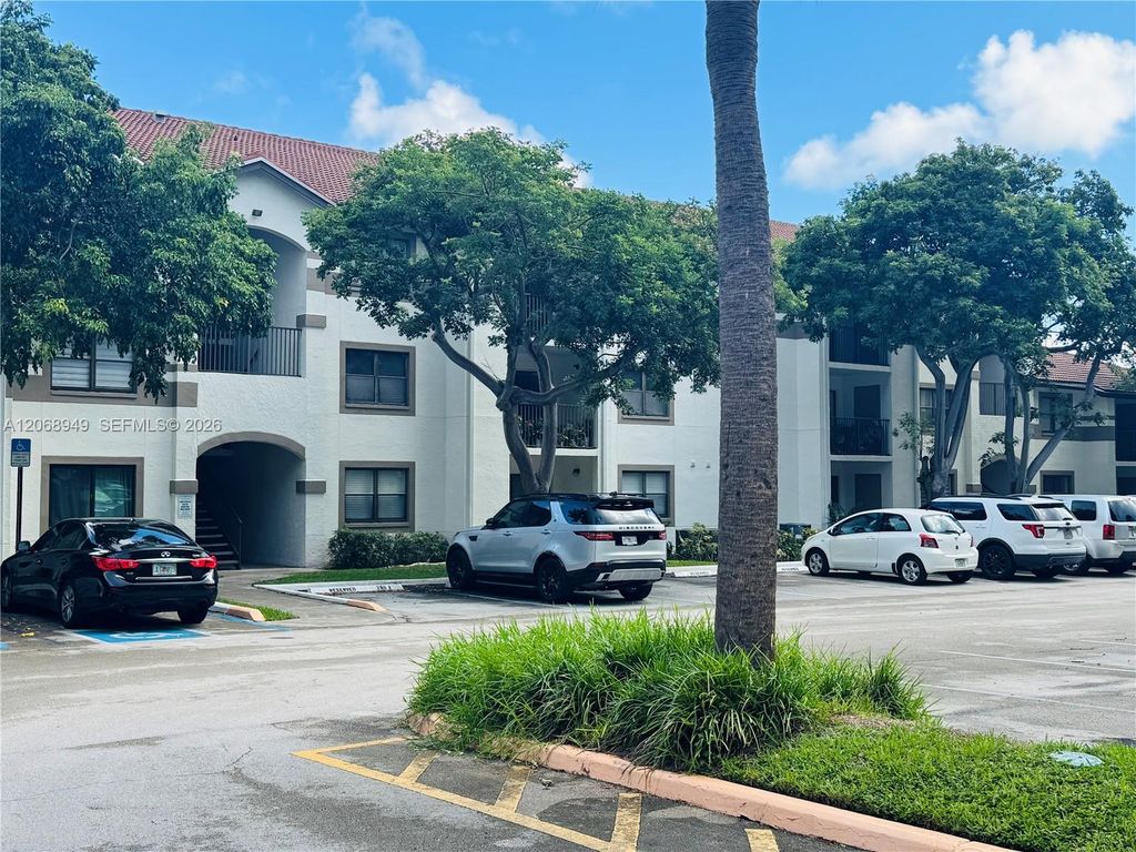 650 S Park Road 26-5, Hollywood, FL 33021