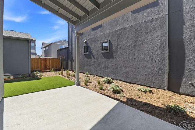 9109 Camino Colegio Rd, Rohnert Park, CA 94928