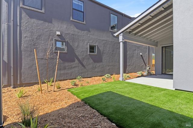 9109 Camino Colegio Rd, Rohnert Park, CA 94928