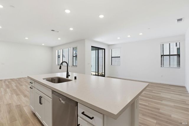 9109 Camino Colegio Rd, Rohnert Park, CA 94928