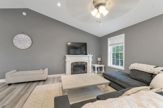 123 Parade Road, Barnstead, NH 03218