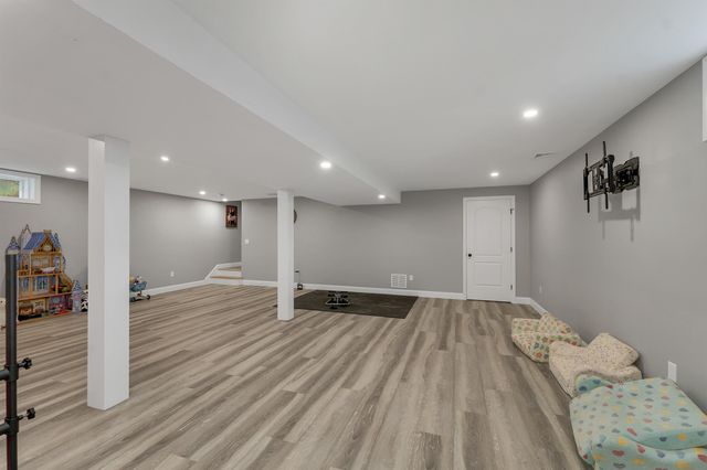 123 Parade Road, Barnstead, NH 03218