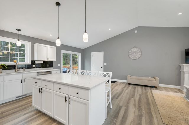 123 Parade Road, Barnstead, NH 03218
