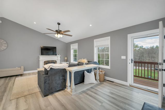 123 Parade Road, Barnstead, NH 03218