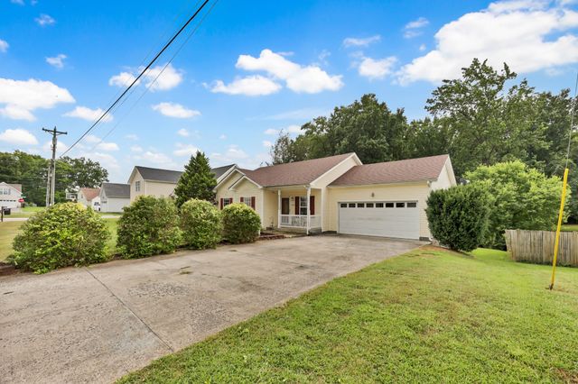 1380 Scrub Oak Dr, Clarksville, TN 37042