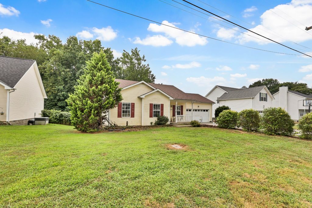 1380 Scrub Oak Dr, Clarksville, TN 37042