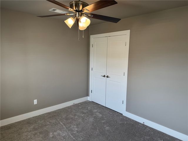 800 Phyllis Farm Road, Prairie Grove, AR 72753