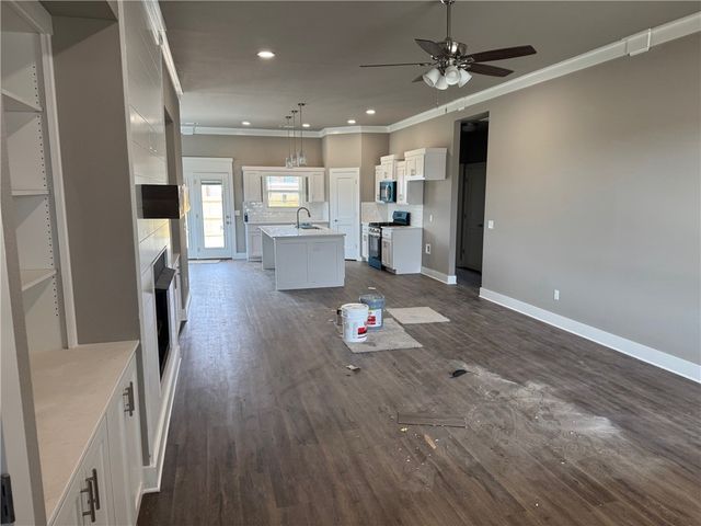 800 Phyllis Farm Road, Prairie Grove, AR 72753