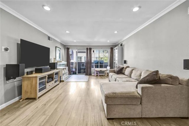 20235 Keswick Street 213, Winnetka, CA 91306