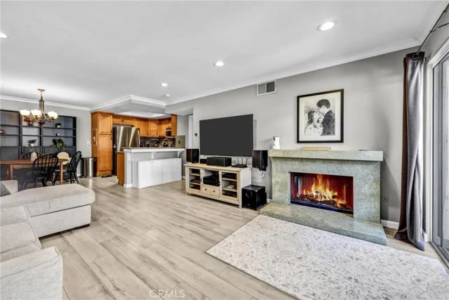 20235 Keswick Street 213, Winnetka, CA 91306