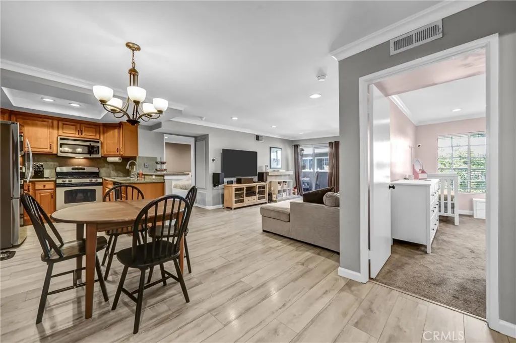 20235 Keswick Street 213, Winnetka, CA 91306