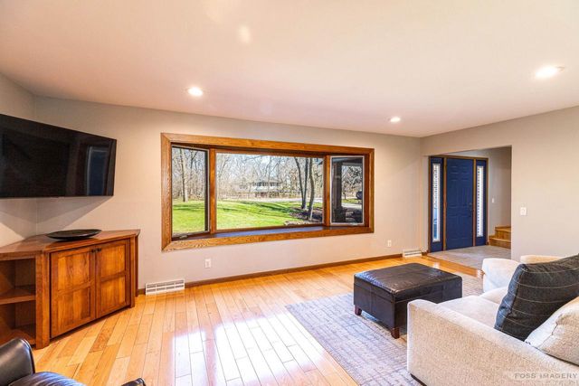 4930 Hickory Trail, Middleton, WI 53562