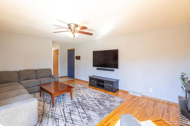 4930 Hickory Trail, Middleton, WI 53562