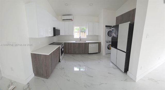 111 NE 45th Street, Oakland Park, FL 33334