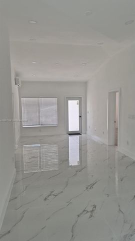 111 NE 45th Street, Oakland Park, FL 33334
