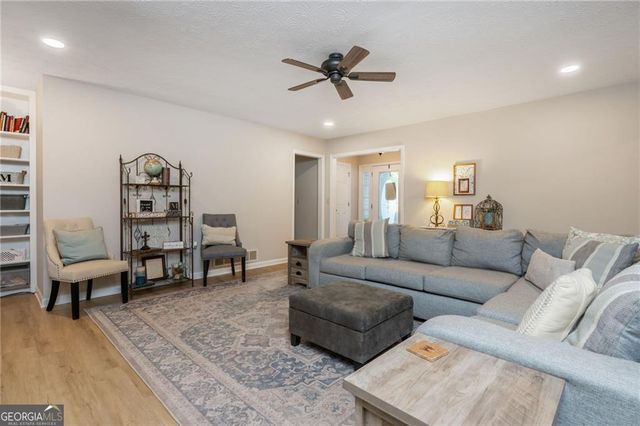 6011 Crabapple Way, Powder Springs, GA 30127