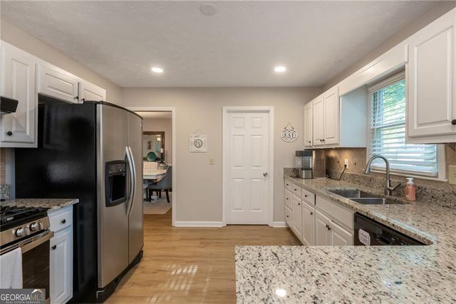 6011 Crabapple Way, Powder Springs, GA 30127