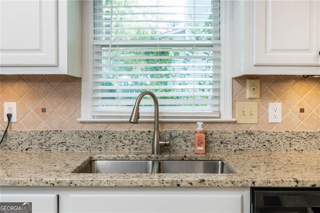 6011 Crabapple Way, Powder Springs, GA 30127