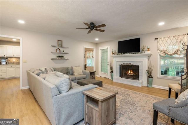 6011 Crabapple Way, Powder Springs, GA 30127