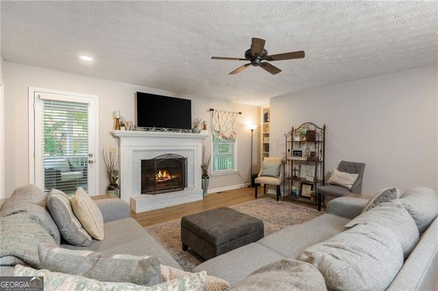 6011 Crabapple Way, Powder Springs, GA 30127
