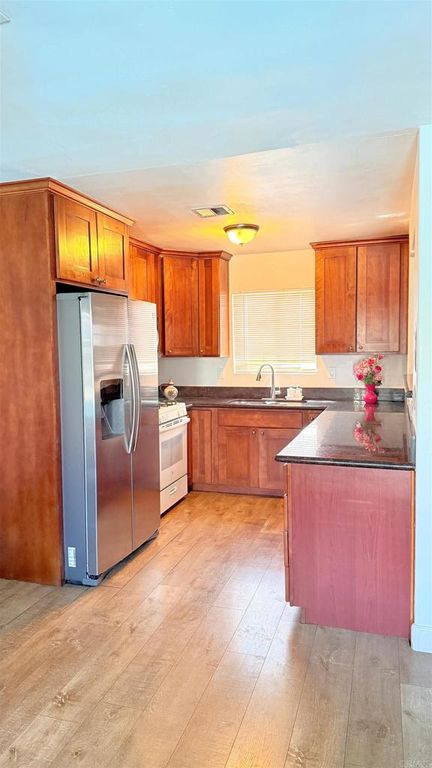 Image 5 of property listing at 1605 N Mollison Avenue, El Cajon, CA 92021