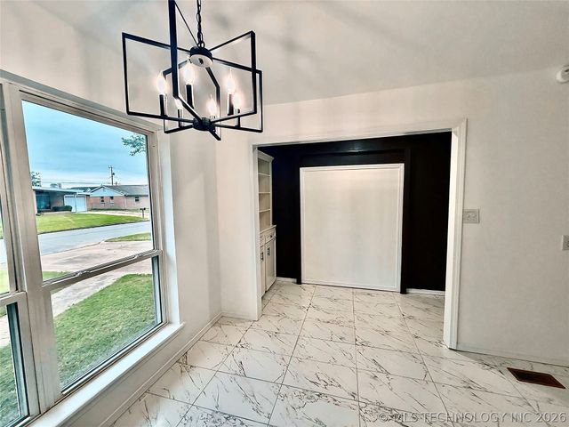 75 S 204th East Avenue, Tulsa, OK 74108