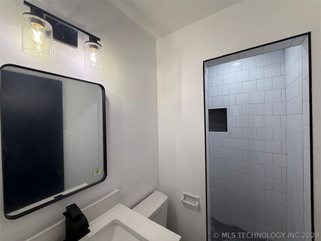 75 S 204th East Avenue, Tulsa, OK 74108