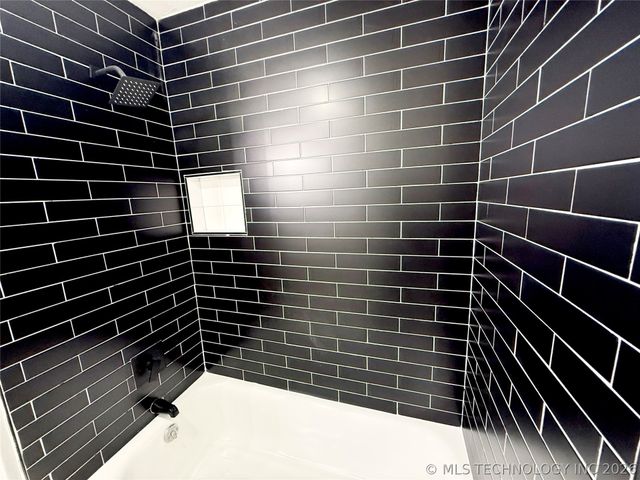 75 S 204th East Avenue, Tulsa, OK 74108