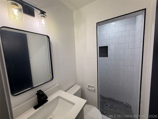 75 S 204th East Avenue, Tulsa, OK 74108