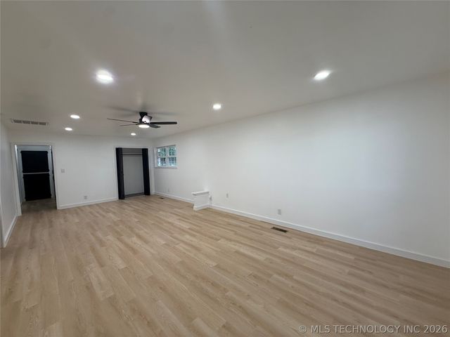 75 S 204th East Avenue, Tulsa, OK 74108