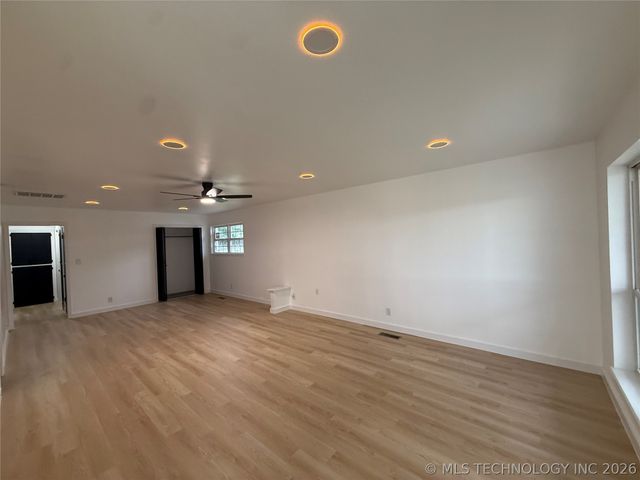 75 S 204th East Avenue, Tulsa, OK 74108