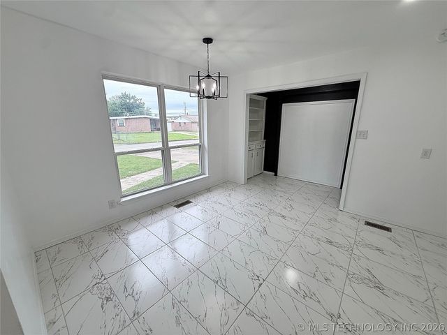 75 S 204th East Avenue, Tulsa, OK 74108