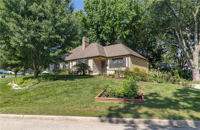 4934 Howe Drive, Roeland Park, KS 66205