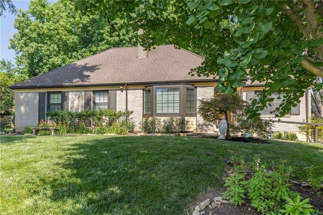 4934 Howe Drive, Roeland Park, KS 66205