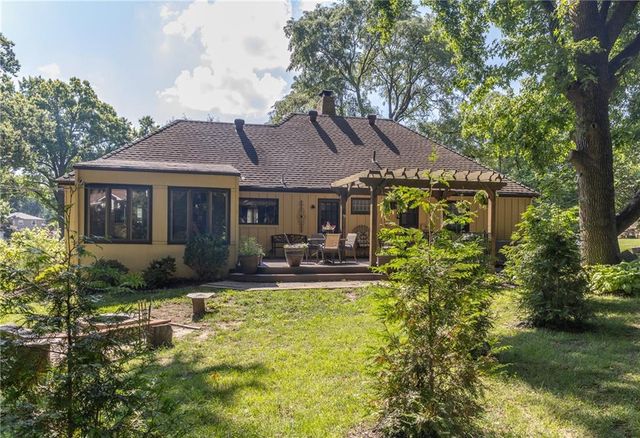 4934 Howe Drive, Roeland Park, KS 66205