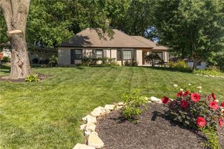 4934 Howe Drive, Roeland Park, KS 66205