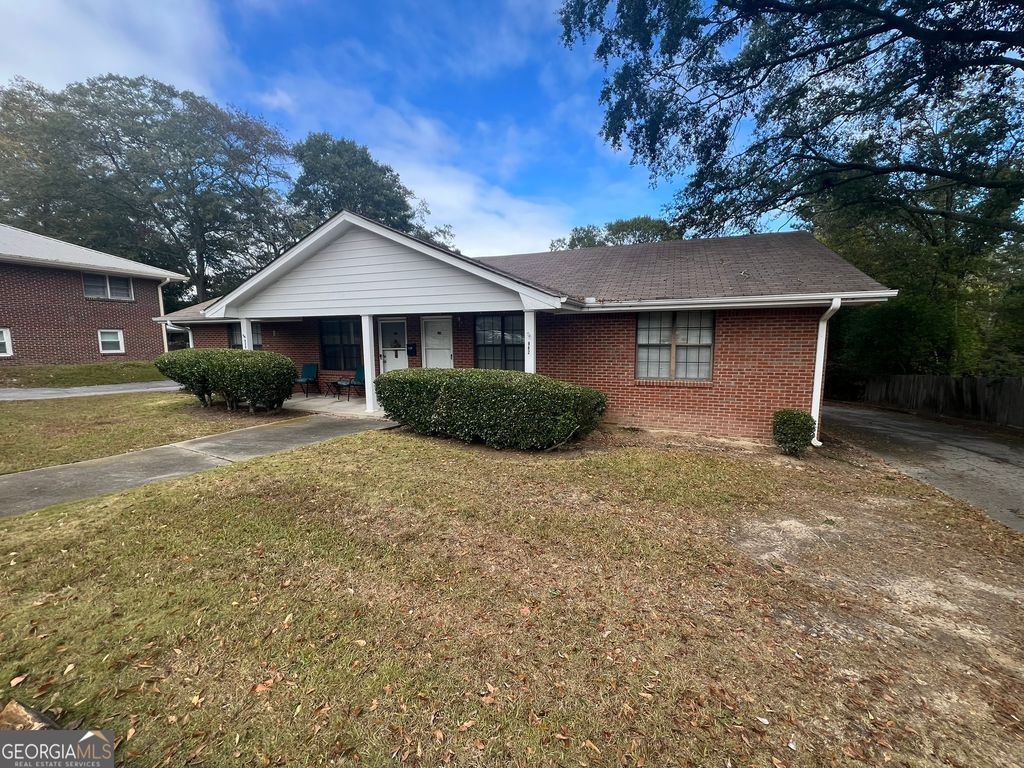 982 Locust Drive NE, Conyers, GA 30012