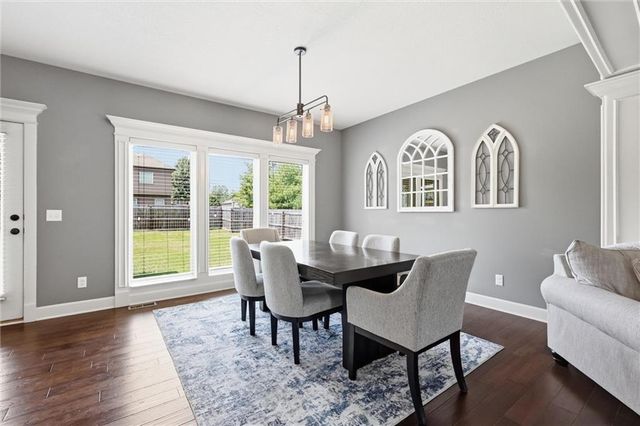 1729 Cambridge Circle, Kearney, MO 64060