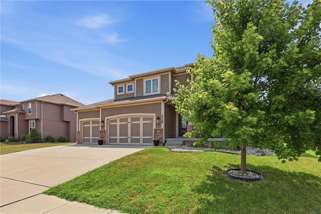 1729 Cambridge Circle, Kearney, MO 64060