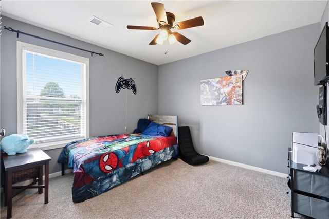 1729 Cambridge Circle, Kearney, MO 64060