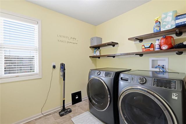 1729 Cambridge Circle, Kearney, MO 64060