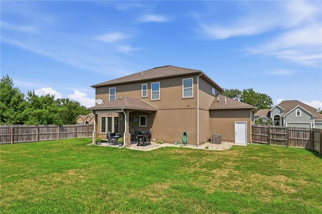 1729 Cambridge Circle, Kearney, MO 64060