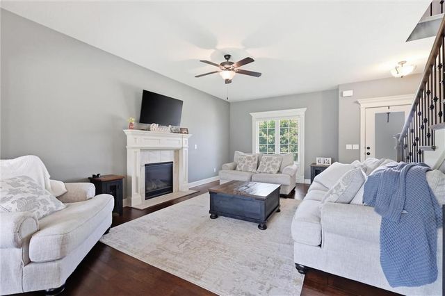 1729 Cambridge Circle, Kearney, MO 64060