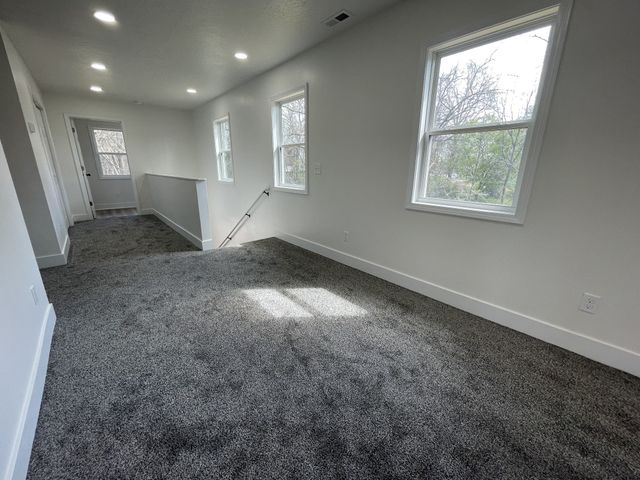 504 Market St, S, Paris, TN 38242